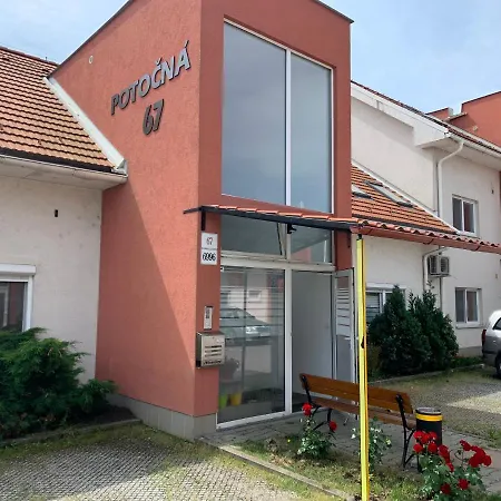 Apartament Apartments *