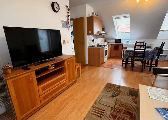 Апартаменты Апартаменты *